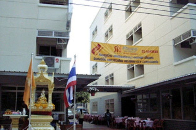 Condo · Wang Thonglang, bangkok — photo 5
