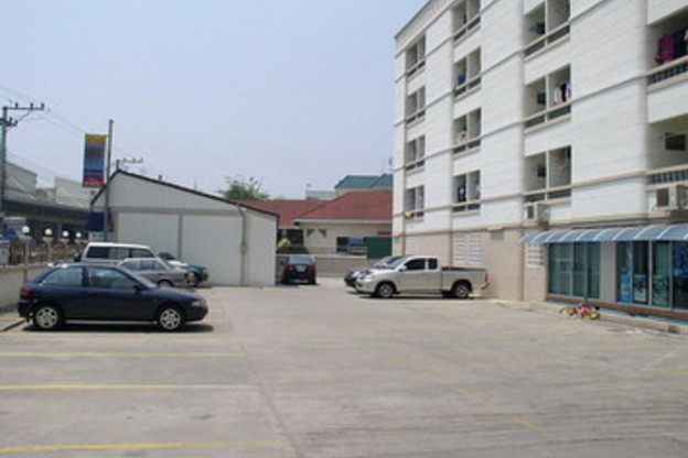 Condo · Khan Na Yao, bangkok — photo 2
