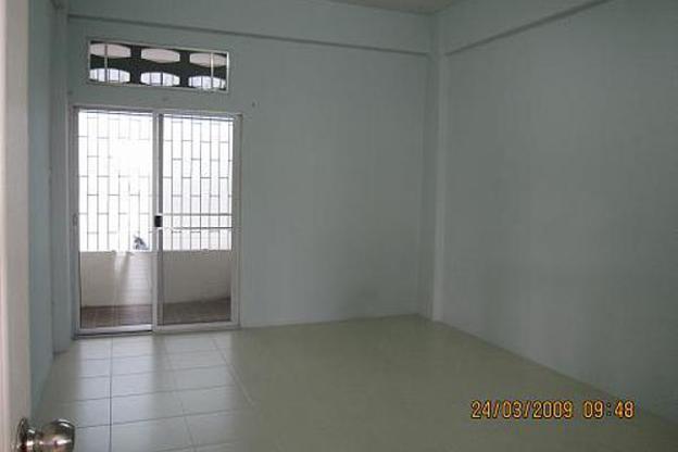 Condo — photo 1