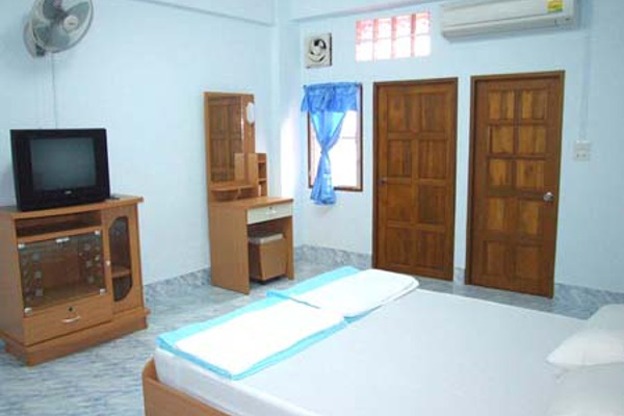 Condo — photo 1