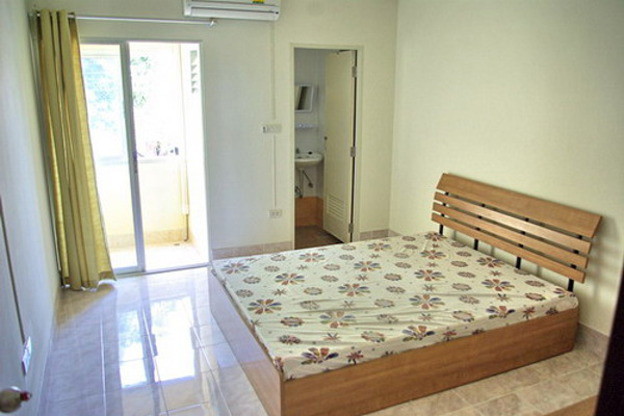 Condo — photo 1