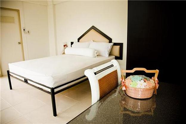 Condo · Phra Khanong, bangkok — photo 1