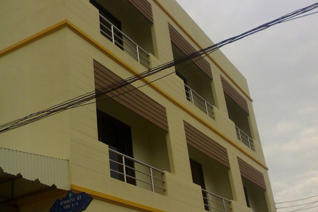 Condo · Huai Khwang, bangkok — photo 1