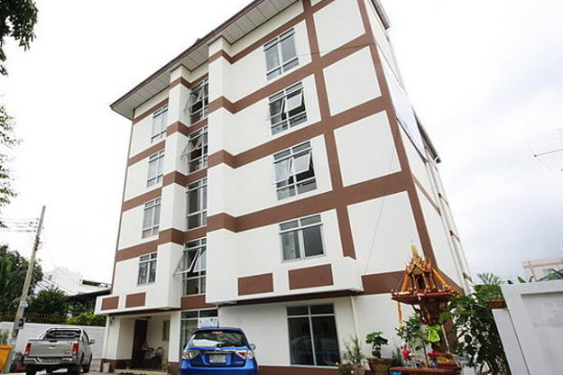 Condo · Bang Kapi, bangkok — photo 1
