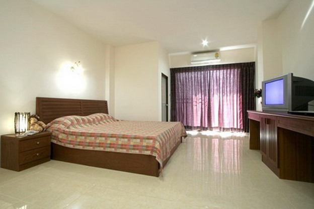 Condo · Mueang Chon Buri, chon_buri — photo 2