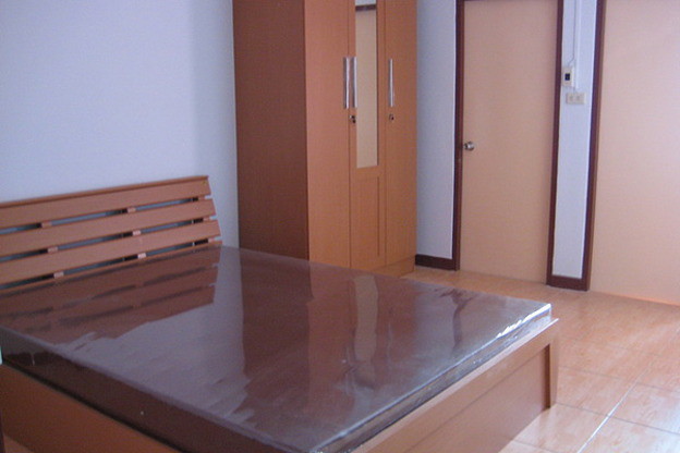 Condo · Mueang Samut Prakan — photo 1