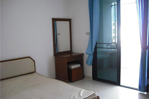 Condo · Huai Khwang, bangkok — photo 2