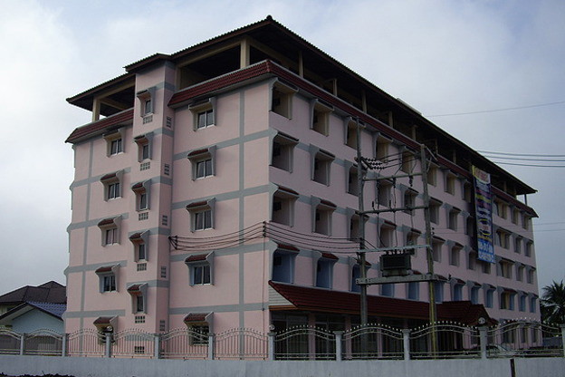 Condo — photo 1