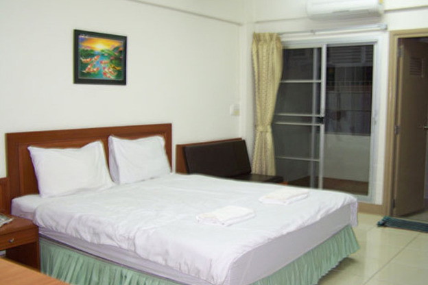 Condo · Wang Thonglang, bangkok — photo 1