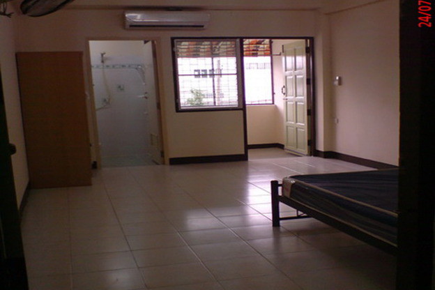Condo — photo 2