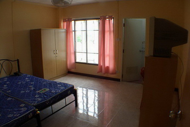 Condo — photo 2