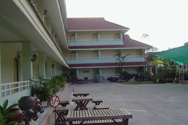 Condo — photo 3