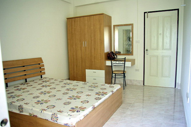 18 Apartment — photo 2