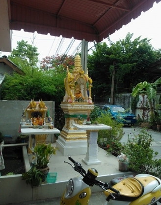 Condo · Wang Thonglang, bangkok — photo 5