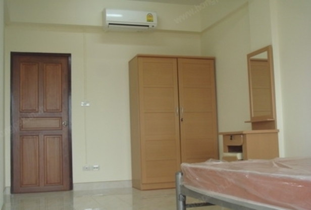 Condo · Bangkok Noi, bangkok — photo 1
