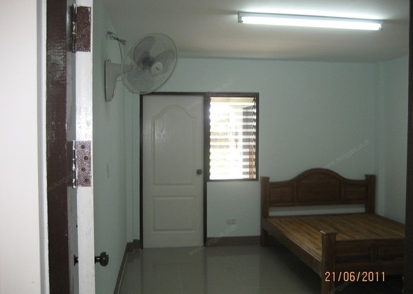 Condo — photo 2