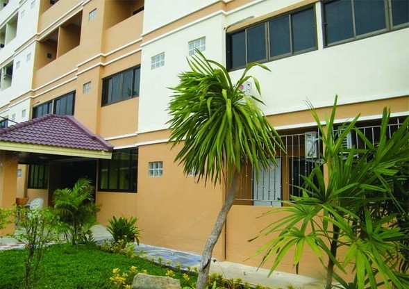 Condo — photo 1