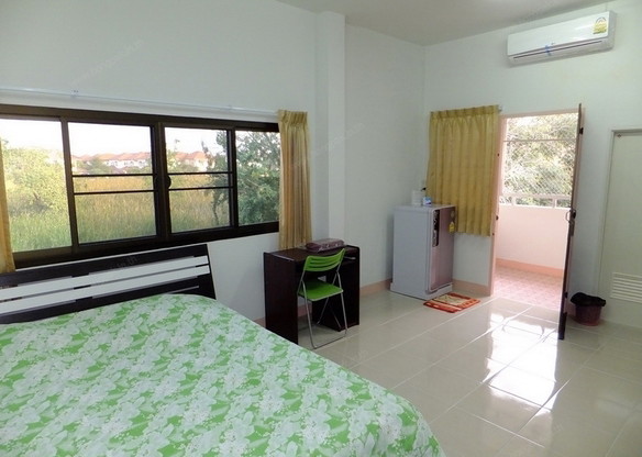 Condo — photo 3