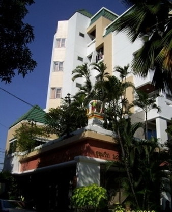 Condo · Phra Khanong, bangkok — photo 1