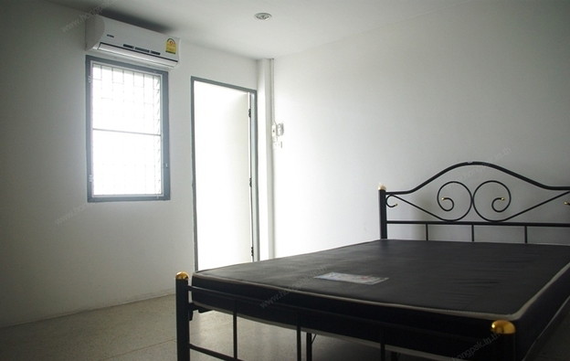 Condo · Mueang Samut Prakan — photo 3