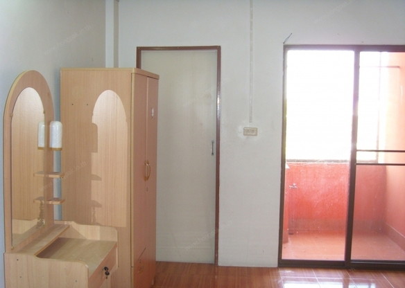 Condo · Mueang Samut Prakan — photo 5