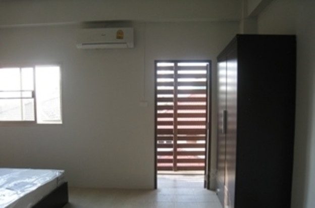 Condo · Huai Khwang, bangkok — photo 3