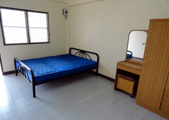 Condo · Wang Thonglang, bangkok — photo 1