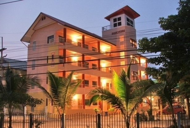 Condo — photo 2