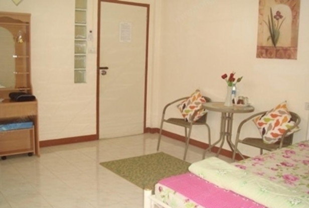 Condo — photo 1