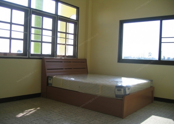 Condo — photo 1