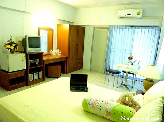 Condo · Pathum Wan, bangkok — photo 1