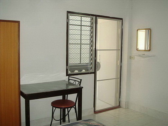 Condo · Wang Thonglang, bangkok — photo 1