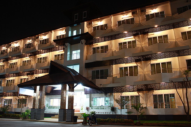 Condo — photo 3