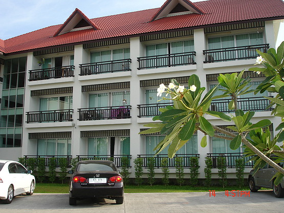 Condo — photo 2