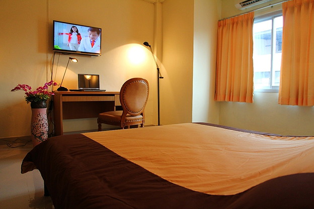 Condo · Wang Thonglang, bangkok — photo 2