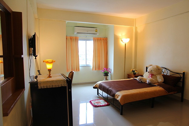 Condo · Wang Thonglang, bangkok — photo 4