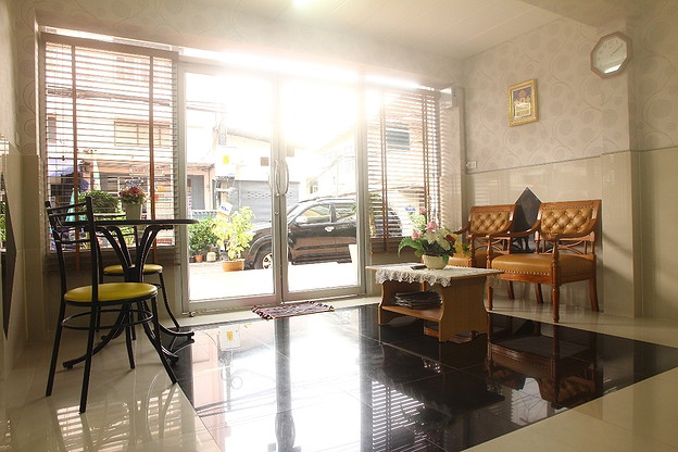 Condo · Wang Thonglang, bangkok — photo 5