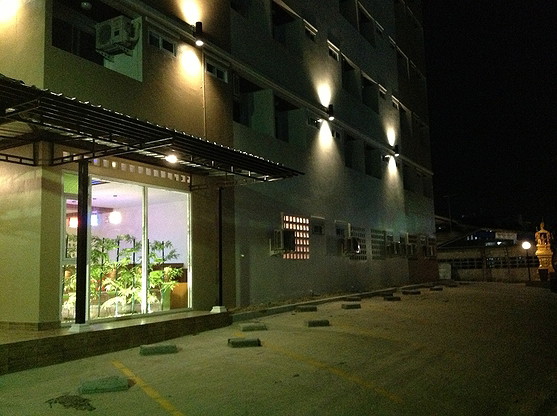 Condo — photo 2