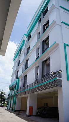 Condo — photo 2