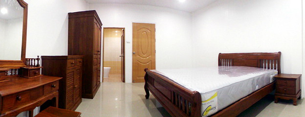 Condo — photo 1