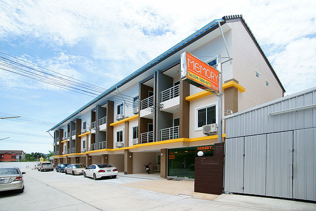 Condo — photo 2