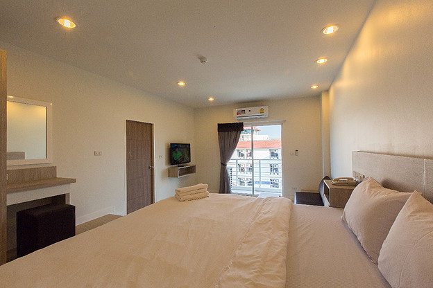 Condo — photo 2