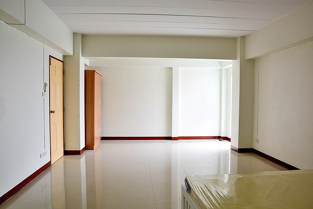 Condo · Bang Khun Thian, bangkok — photo 4