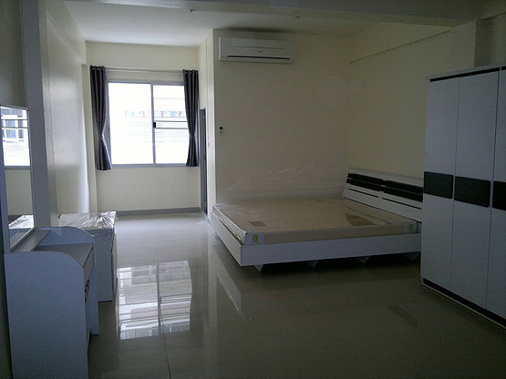 Condo · Khlong San, bangkok — photo 1