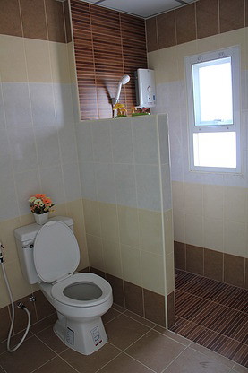 Condo · Mueang Chon Buri, chon_buri — photo 4