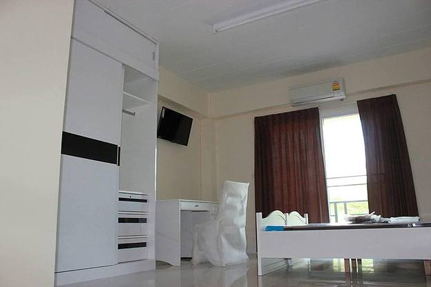 Condo · Mueang Chon Buri, chon_buri — photo 1