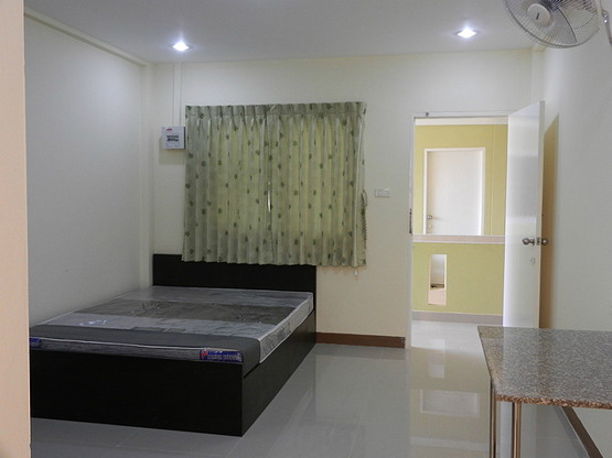 Condo — photo 2