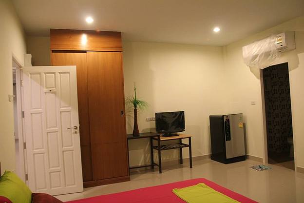 Condo · Mueang Chon Buri, chon_buri — photo 2