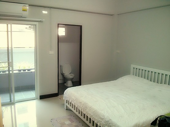 Condo — photo 2