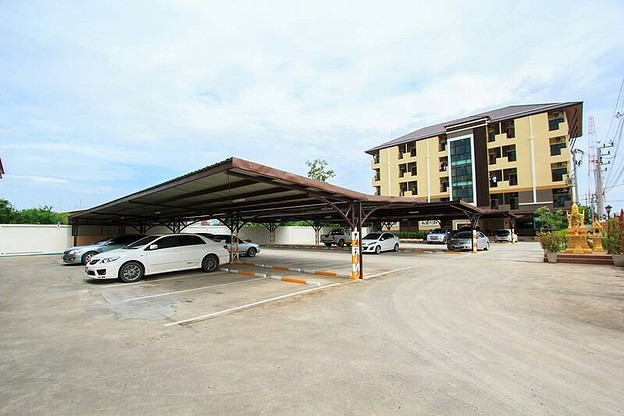 Condo — photo 1